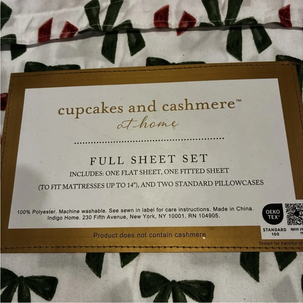 Cupcakes and Cashmere Red and Green Coquette‎ Bows FULL Sheet Set Holiday NEW